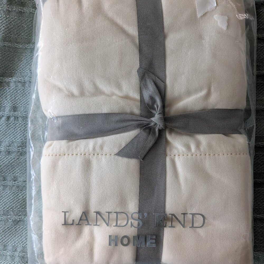 Land's End Home - Standard size 6oz Flannel pillow cases (2 in pkg) - Cream  NWT